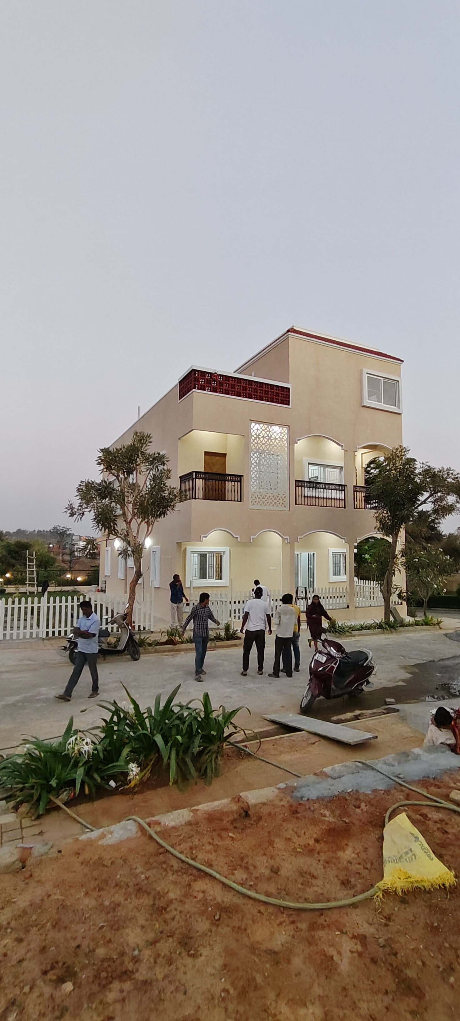 YRC Construction & Interior Designers interior