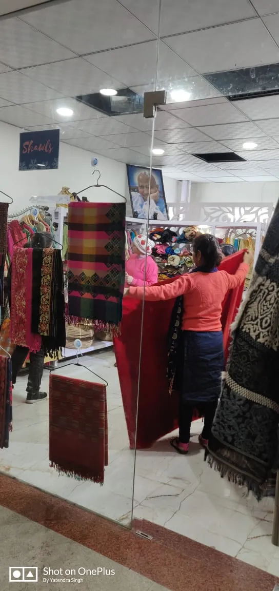 Meenal Creations - Fashion Studio (Boutique in Crossing Republik | Gaur City) project 1