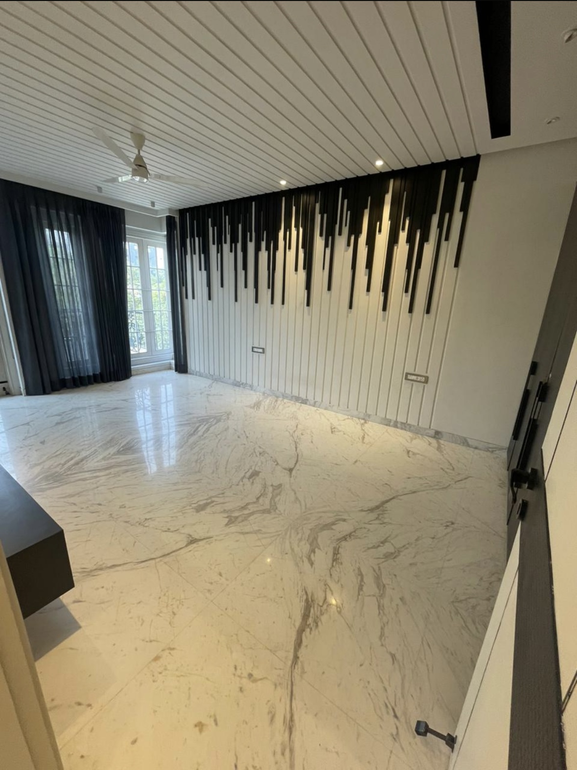 OFFICE GLITZ