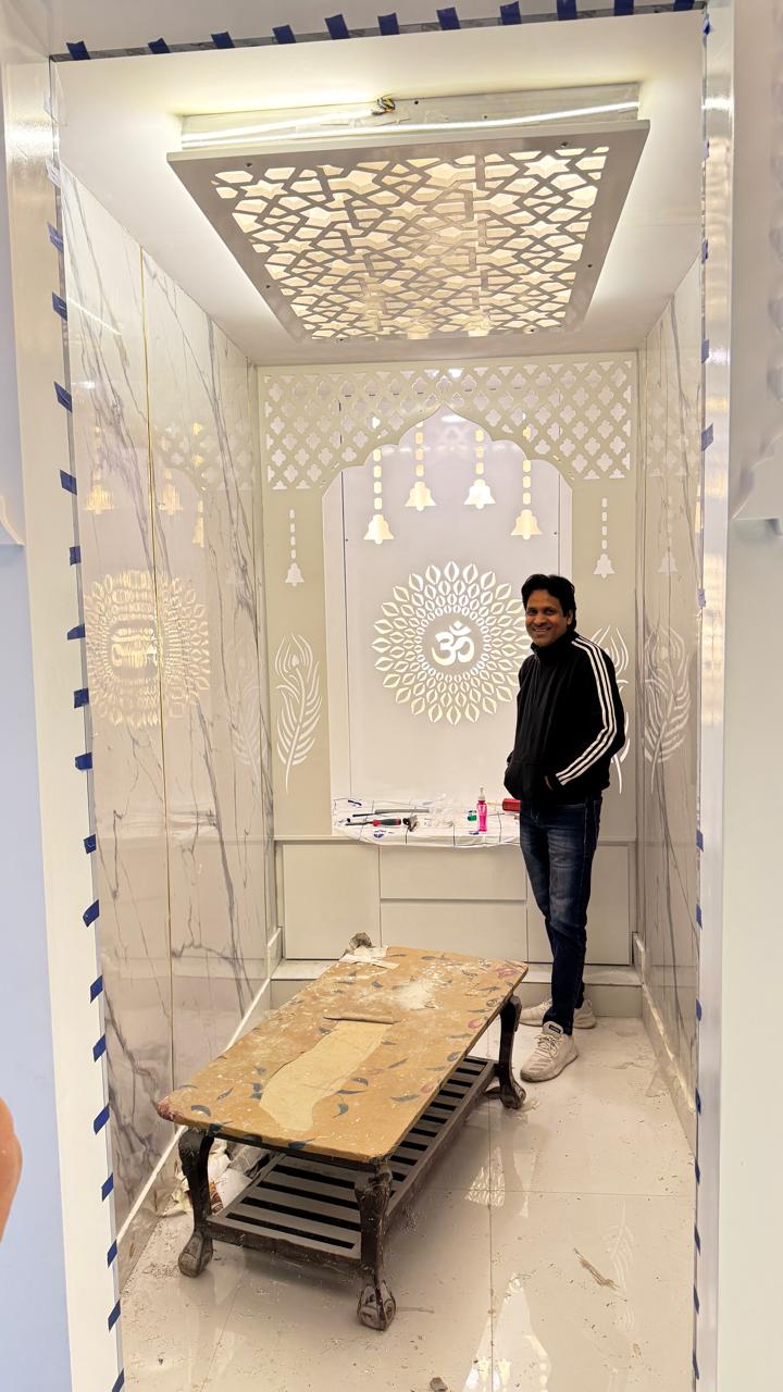 Om Modern Decor