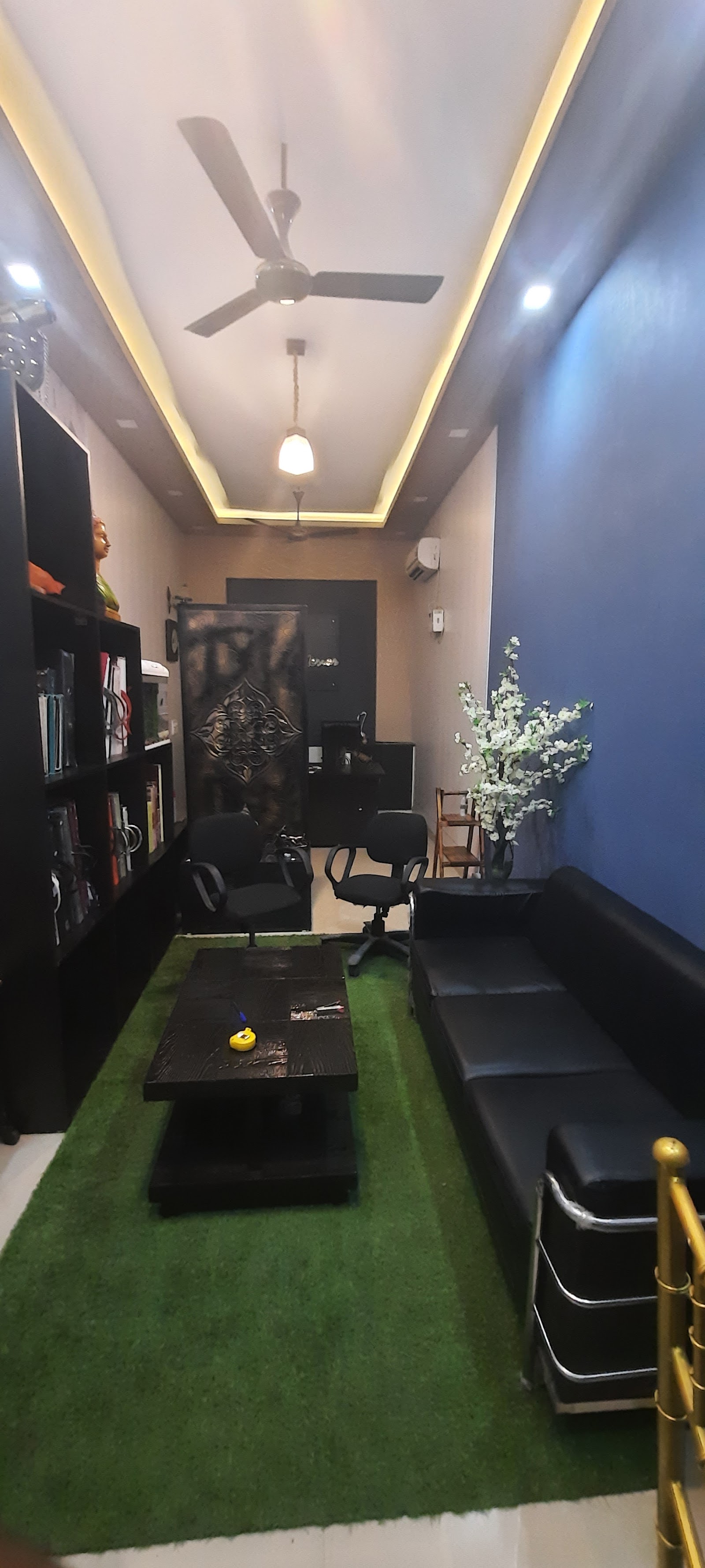 Om Interior & Decor