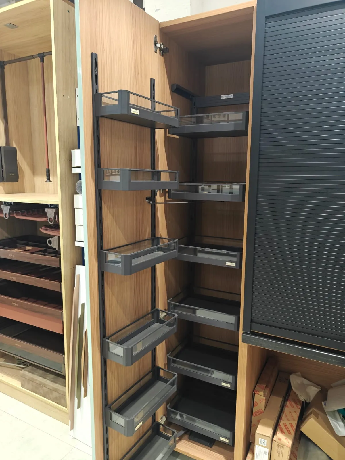 ABSOLUTE Hardware Auth. Dealer HETTICH GODREJ OZONE DORSET CARYSIL project 2